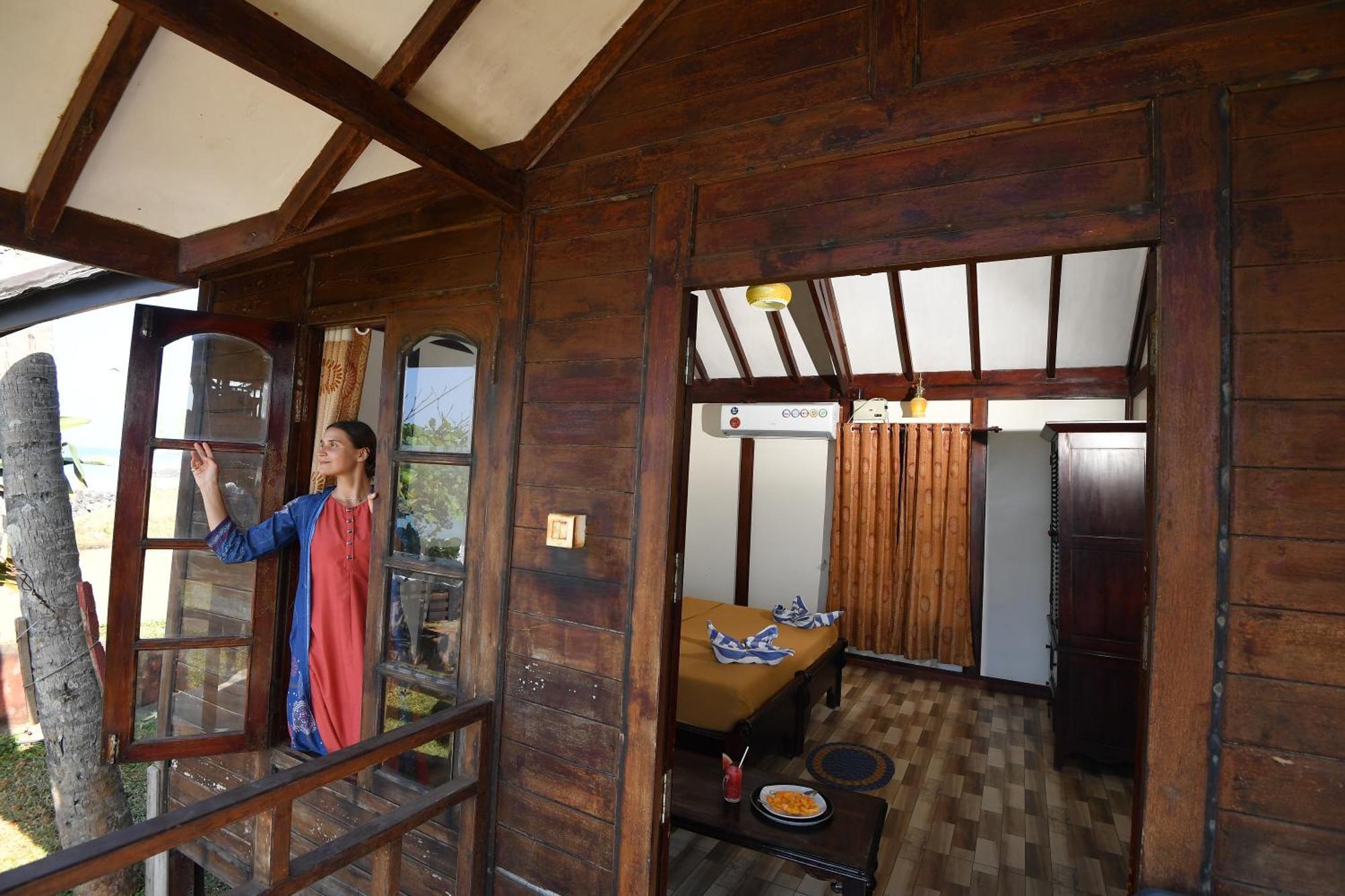 Blue Water Beach Resort Varkala Exterior foto